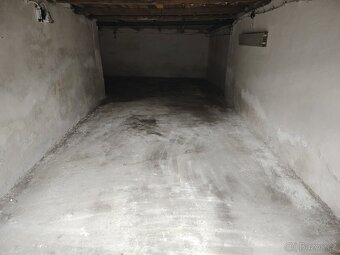 Garaz 40m2 - 2