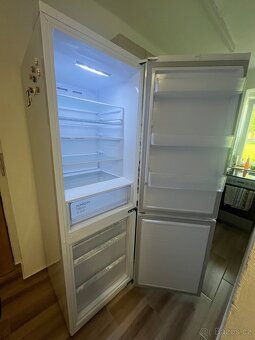 Lednice s mrazákem Samsung Wi-Fi, 344 l, jako nová, v záruce - 2