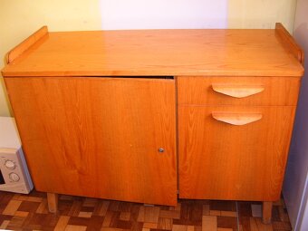 Obývací stěna k renovaci - 2