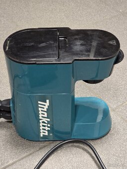 Kávovar Makita DCM500 - 2