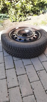 4 x plechové disky + zimní pneumatiky 185/65 R15 88 T - 2