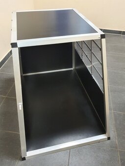 ALU klec - značkový box větší pes + PODLOŽKA - 2