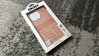 Kryt DKNY na iPhone 14 PRO MAX - Růžovozlatý - 2