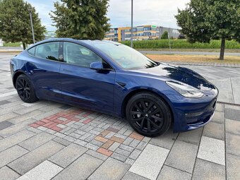 Tesla model 3 - 2