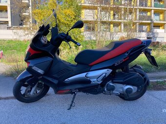 Aprilia SR Max 300 - 2