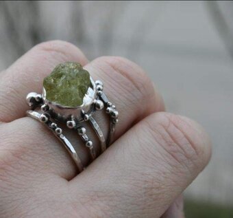 Stříbrný prsten s grosulárem - 2