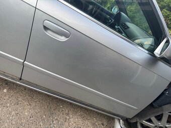 Dvere ly7w audi a4 b7 - 2