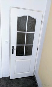 Bílé prosklené dveře, pravé, 70 cm - 2
