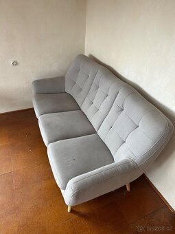 Gauč světle šedý - 2