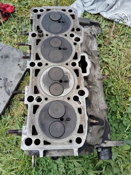 Hlava motoru 2.0tdi 8 v - 2