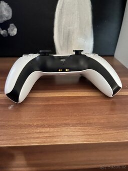 ps 5 ovladac - 2