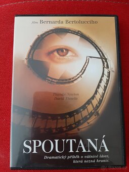 3 ks DVD Tři bratři, Spoutaná, Božský. - 2