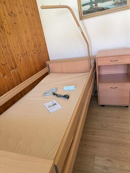 Elektrická polohovací postel, lůžko Arminie, jídelní deska - 2