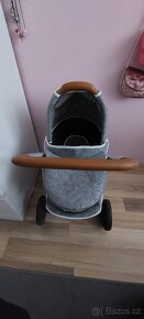 Praktický kombinovaný kočárek pro panenky do velikosti 42 cm - 2