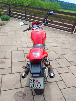 Ducati Monster 750 - 2