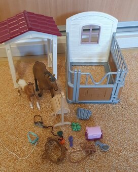 Schleich Box pro koně s doplňky, klisna s hříbětem - 2
