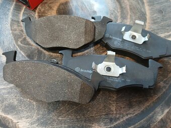 Brembo destičky P 85 025 - 2