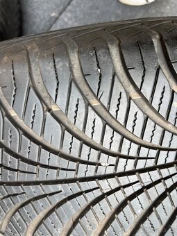 Pneumatiky 255/55/R19 107v Good year vector4seasons - 2