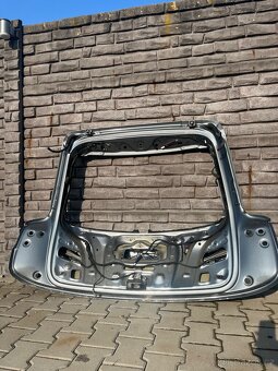 Zadní klapa Audi Q3 - 2