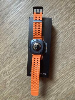 Samsung Galaxy Watch Ultra šedý titan - 2