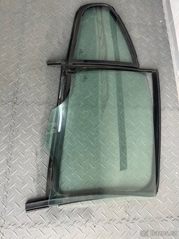 ŠKODA OCTAVIA 2 SKLA PRAVÝCH ZADNÍCH DVEŘÍ SEDAN - 2
