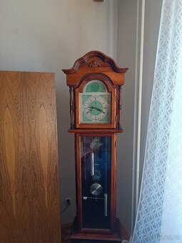 Podlahové hodiny, grandfather clock. - 2