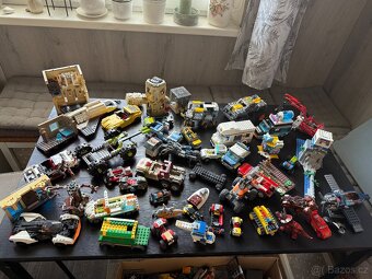 Konvolut lego dílky auta letadla aj - 2