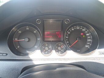 Passat B6 combi,2,0tdi,103kw 16V,nafta - 2