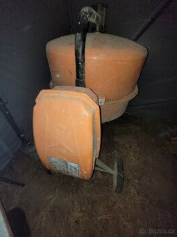 Lehce používanou míchačku 260l, 220V. namíchá 3 kolečka - 2