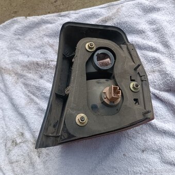 Mitsubishi Galant zadní levé světlo - 2