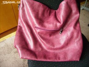 VĚTŠÍ KABELKA - TAŠKA - 2