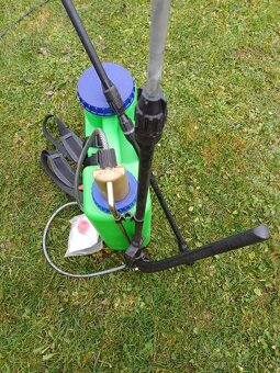 Prodám ruční zahradní postřikovač - 2