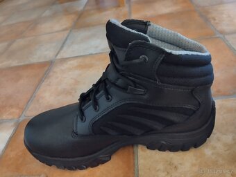 NOVÉ Boty Bates ( vel. 42) - 2