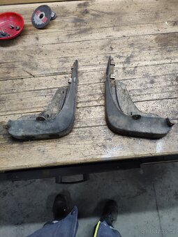 Přední zástěrky Audi a4 b6 - 2