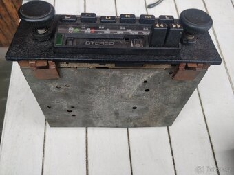 Retro autorádio Grundig do veterána - 2