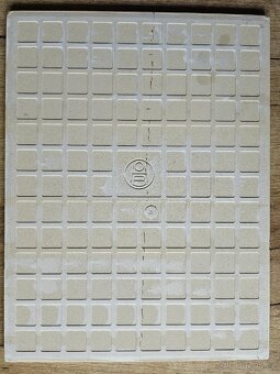 Šedý obklad na zeď Horní Bříza - 2