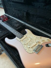 2018 FENDER limited edition American professional strat - 2