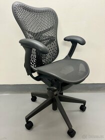 Kancelářská židle Herman Miller Mirra 2 - 2