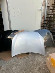 cerna stribrna seda kapota vw golf VI 6 predni haubna - 2