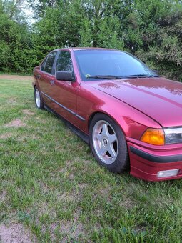BMW 325 i sedan samon - 2