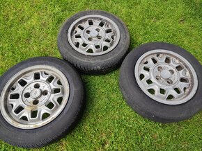 3 kusy alu kol Audi VW r14 4x100 811601025B - 2