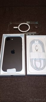iPhone 16e - 2