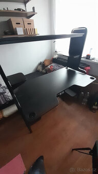 IKEA HERNÍ STŮL FREDDE - 2