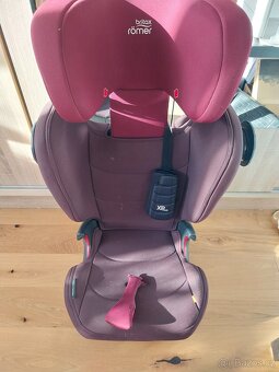Autosedacka römer kidfix III M 15-36 kg - 2