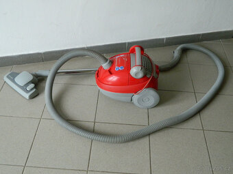 Vysavač Electrolux 1800W - 2