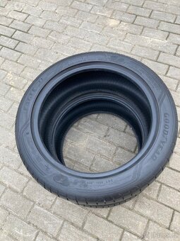 Letní pneu 245/45 R18 - 2