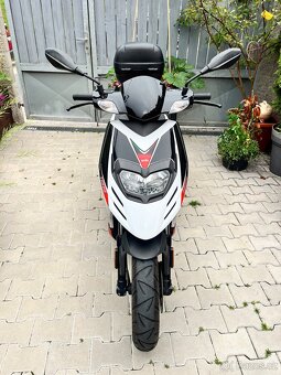 Aprilia SR 125 MOTARD - 2