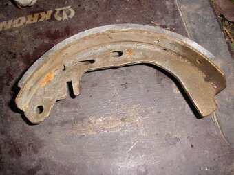 Nabízím nové čepy př. nápravy AVIA 30 a nové btzdové čelisti - 2