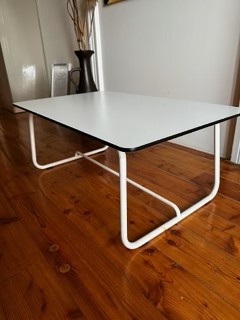 Prodam krasny detsky stolek 59 x 55 x 36 - 2