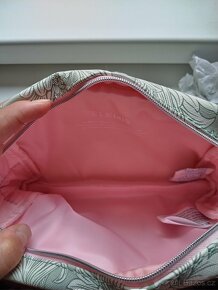 Kosmetická taštička Elemis s květy - 2